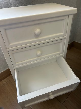 Mesita de noche blanca de madera de roble