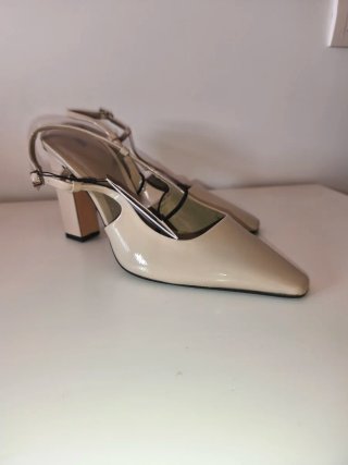 Zapatos Zara Beige Talla 40