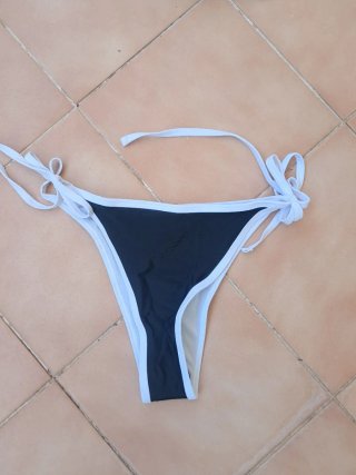 Bikini blanco y negro