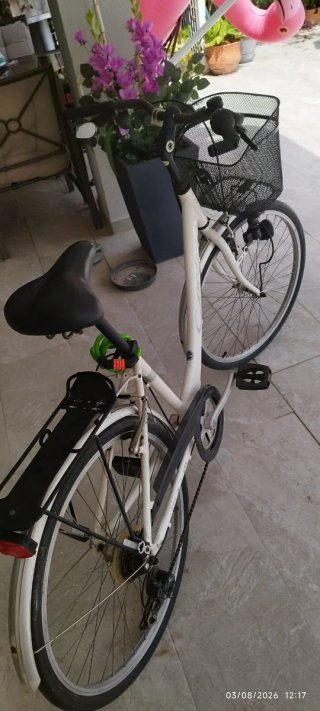 Bicicleta de paseo CONOR blanca cambio Shimano