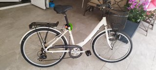 Bicicleta de paseo CONOR blanca cambio Shimano