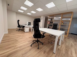 COWORKING  se alquila mesa fija
