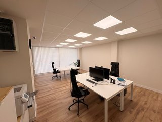 COWORKING  se alquila mesa fija