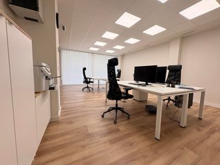 COWORKING  se alquila mesa fija