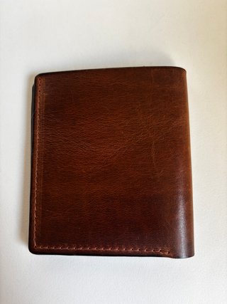 Cartera de cuero artesanal hecha a mano