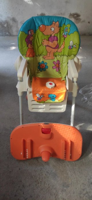 Trona de bebé con divertido estampado