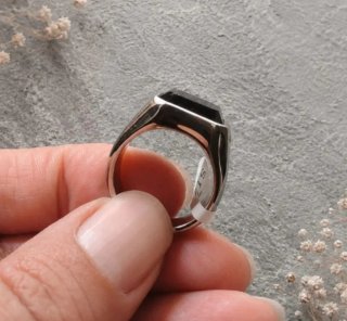Anillo sello acero piedra negra