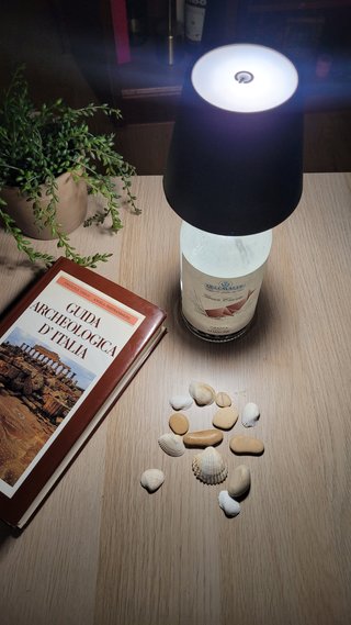 Lampada da tavolo design bottiglia