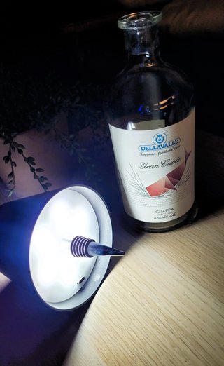 Lampada da tavolo design bottiglia