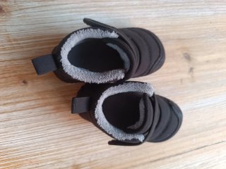 Botines respetuosos calentitos negros T23