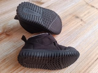 Botines respetuosos calentitos negros T23