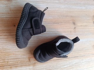 Botines respetuosos calentitos negros T23