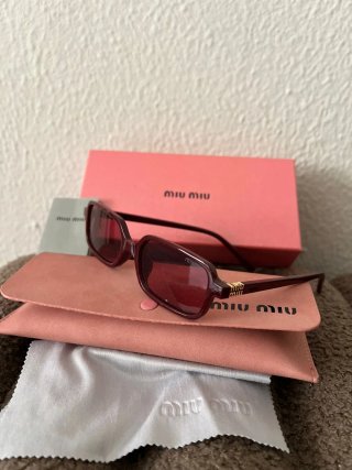 Gafas de sol Miu Miu cuadradas burdeos