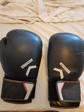 Guantes de boxeo Outshock 14 oz