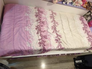 Cama con cajones, mesa de estudio y armario
