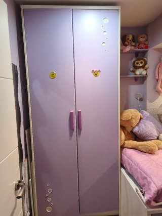 Cama con cajones, mesa de estudio y armario