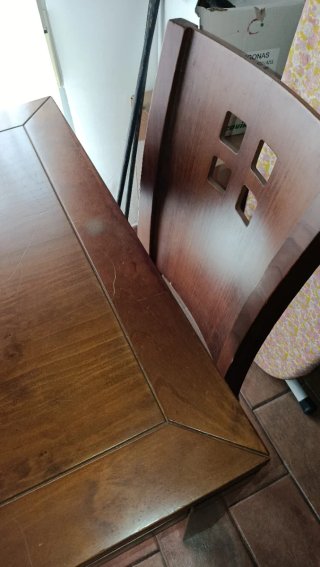 Muebles salón madera y cristal y mesa con 4 sillas