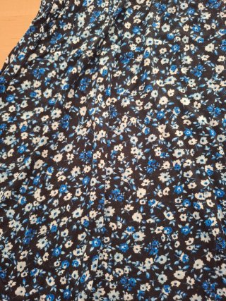 Vestido floral Stradivarius Talla S