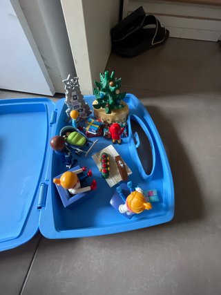 Maletín Playmobil con figuras y accesorios