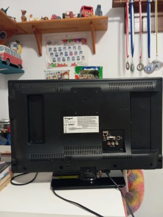 Smart TV Engel 24" Negra