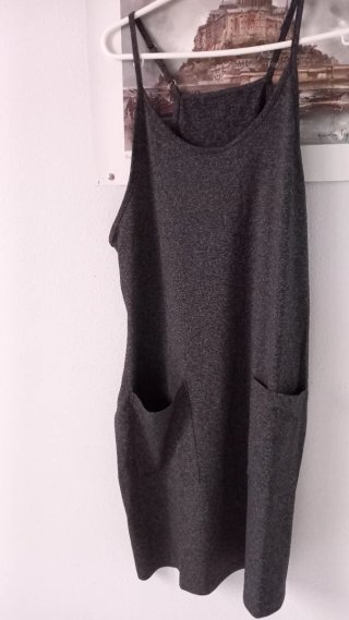 Vestido de tirantes con bolsillos