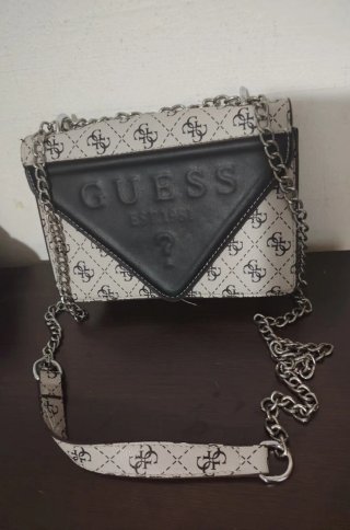 Bandolera Guess monogram cadena plateada