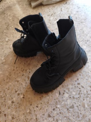 Botines negros talla 38