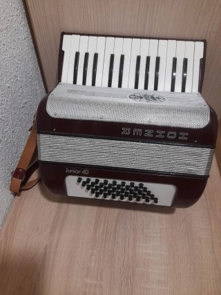 Acordeón Hohner Junior 40