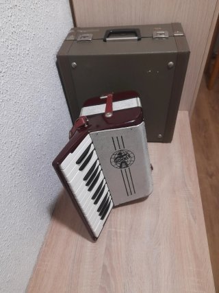 Acordeón Hohner Junior 40