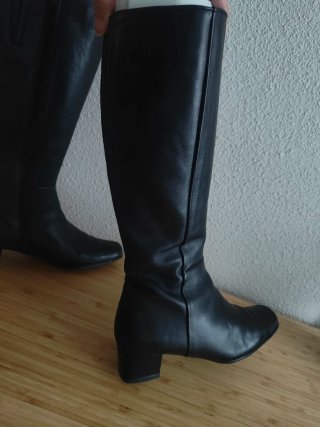 Botas de piel negras altas