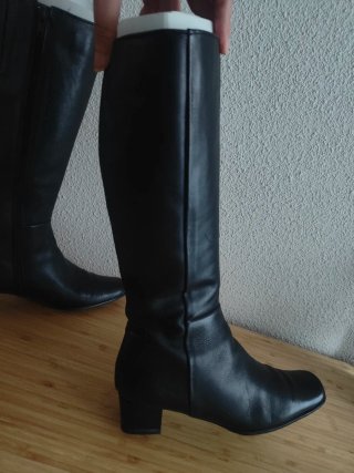 Botas de piel negras altas