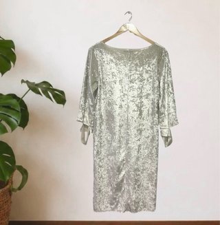 Talla M. Vestido elástico color champán AÏKHA
