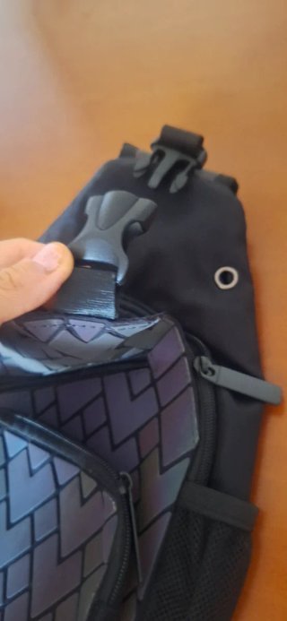 Mochila pequeña reflectante negra