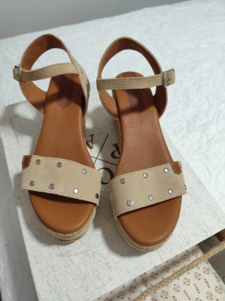 Cuñas Beige y Marrones