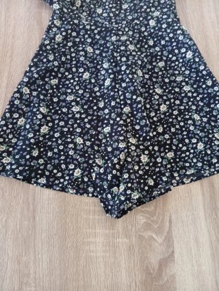 Mono floral escote cuadrado talla xs