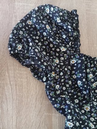 Mono floral escote cuadrado talla xs