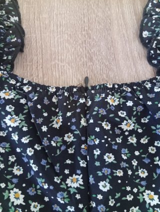 Mono floral escote cuadrado talla xs