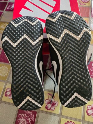 Zapatillas Nike Revolution Hombre Negras Blancas