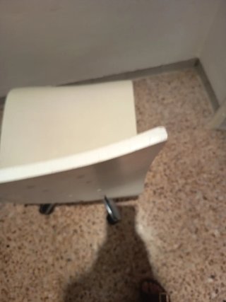 Silla de oficina blanca
