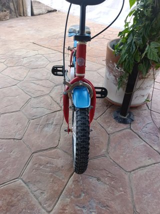 Bicicleta infantil Paw Patrol roja