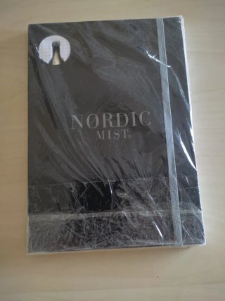 Agenda Nórdica Mist Negra con lapiz
