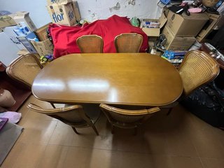 Mesa comedor y 6 sillas clásicas