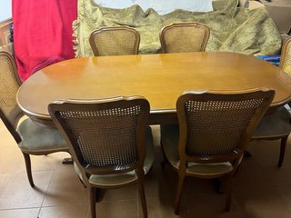 Mesa comedor y 6 sillas clásicas