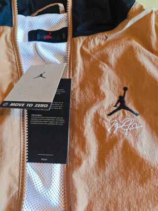 Campera Jordan/Nike Negra y Marrón