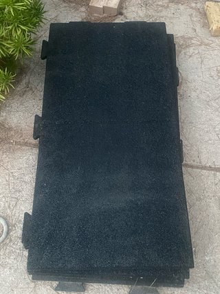 Loseta caucho engarzable 100x50 cm verde/negra