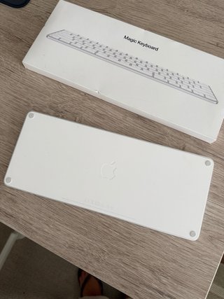 Apple Magic Keyboard QWERTY Plata/Blanco 2024