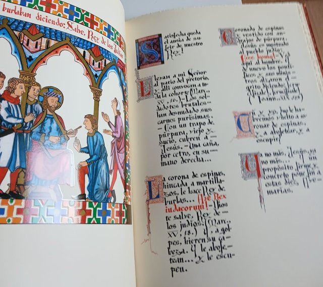 LIBROS SANTO ROSARIO Y SANTA MARIA REINA. ED. LUJO