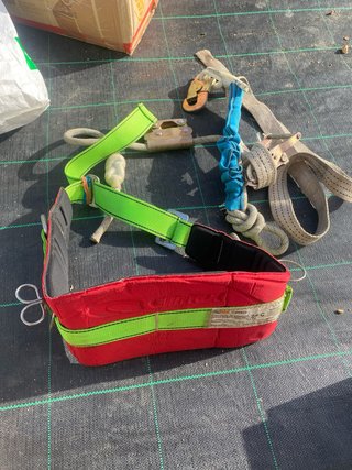 Absorbedor de energía para escalada