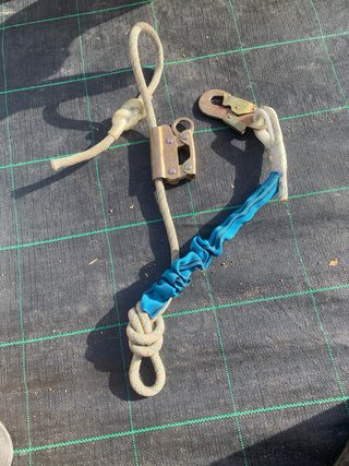Absorbedor de energía para escalada