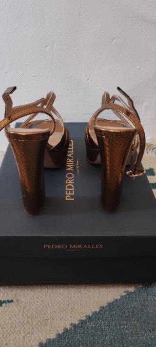 Sandalias Pedro Miralles Doradas Talla 38